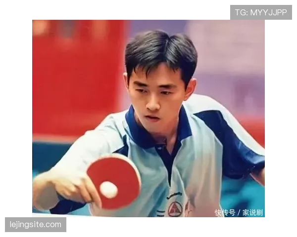 孔令辉一笑像明星，掏钱包那一刻像我家楼下大叔，难以直视的反差